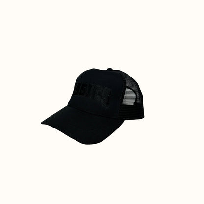 FLAT VARSITY TRUCKER CAP - BLACK/BLACK